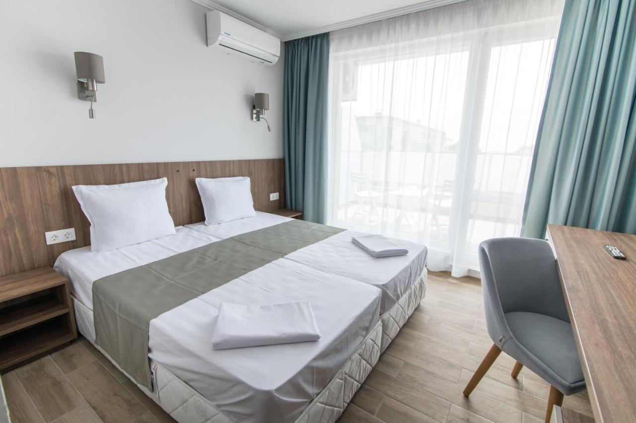 Cinema Hotel 프리모르스코 외부 사진