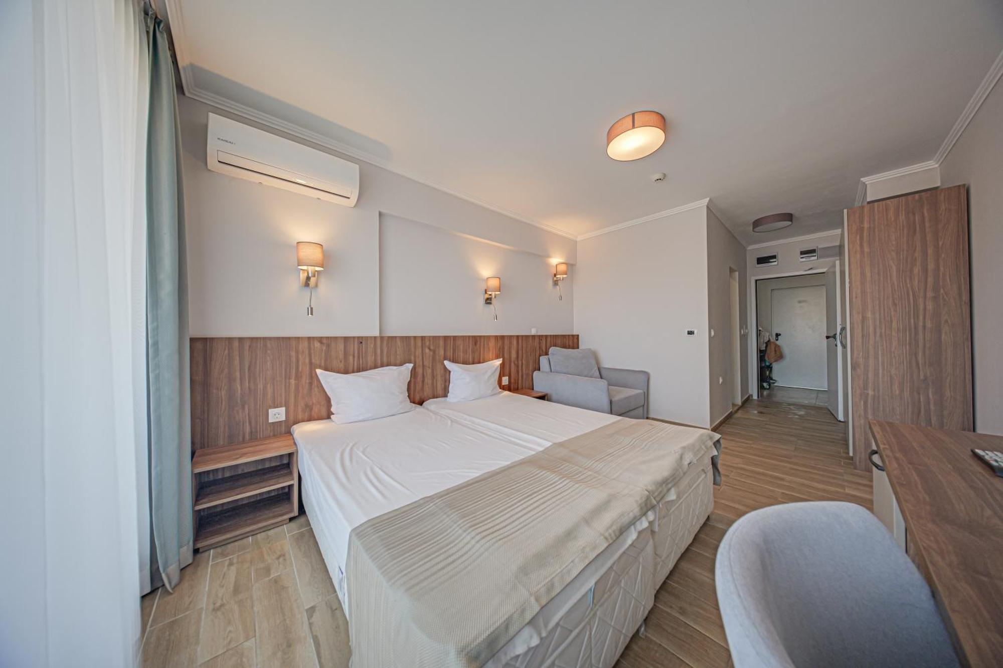 Cinema Hotel 프리모르스코 외부 사진